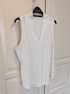 Iris Setlakwe Crisp White V-Neck Sleeveless Tank